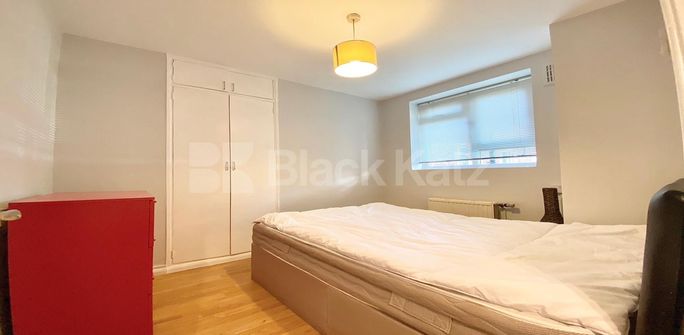 			3 BEDROOM APARTMENT WITH PATIO!, 3 Bedroom, 1 bath, 1 reception Apartment			 King Henrys Walk, DALSTON N1